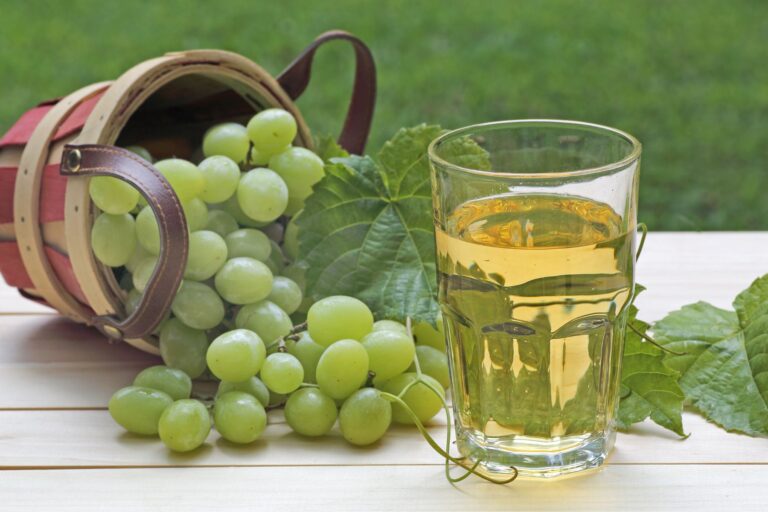 Sok z winogron