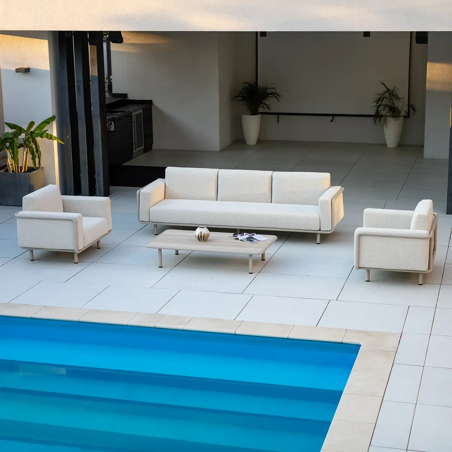 Zestaw mebli ogrodowych Aura II – Zumm (mokka)